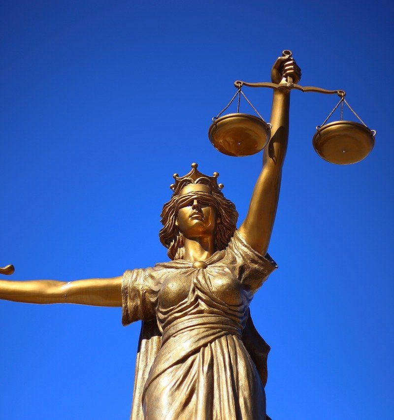 W czym umie nam wspomóc radca prawny? W których kwestiach i w jakich dziedzinach prawa pomoże nam radca prawny?