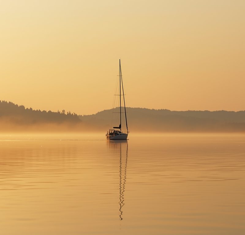 Jak kompleksowo przygotować się do samodzielnych rejsów i bezpiecznego pływania
